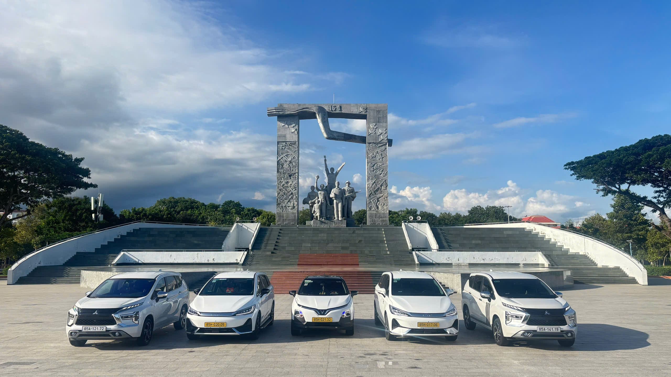 Xe hợp đồng